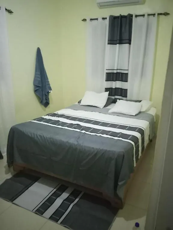 Villa En Residencial Boca Chica 0*,